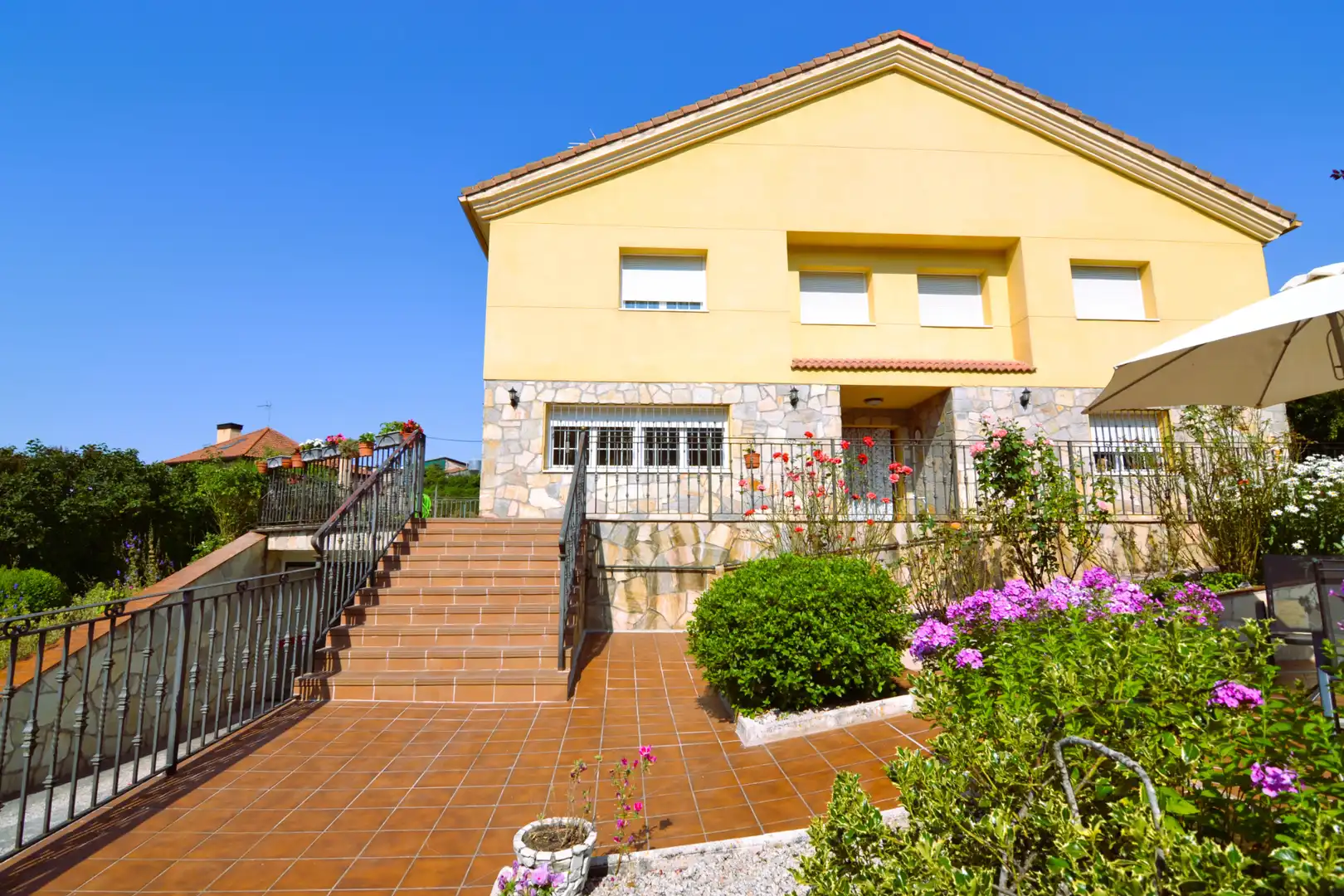 Vista exterior de Casa o chalet en venta en Somosierra con Calefacción, Jardín privado y Terraza