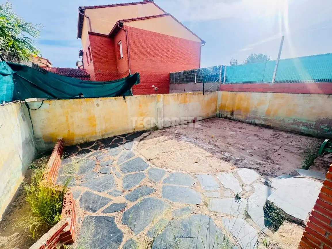Casa adosada en venta en Magán
