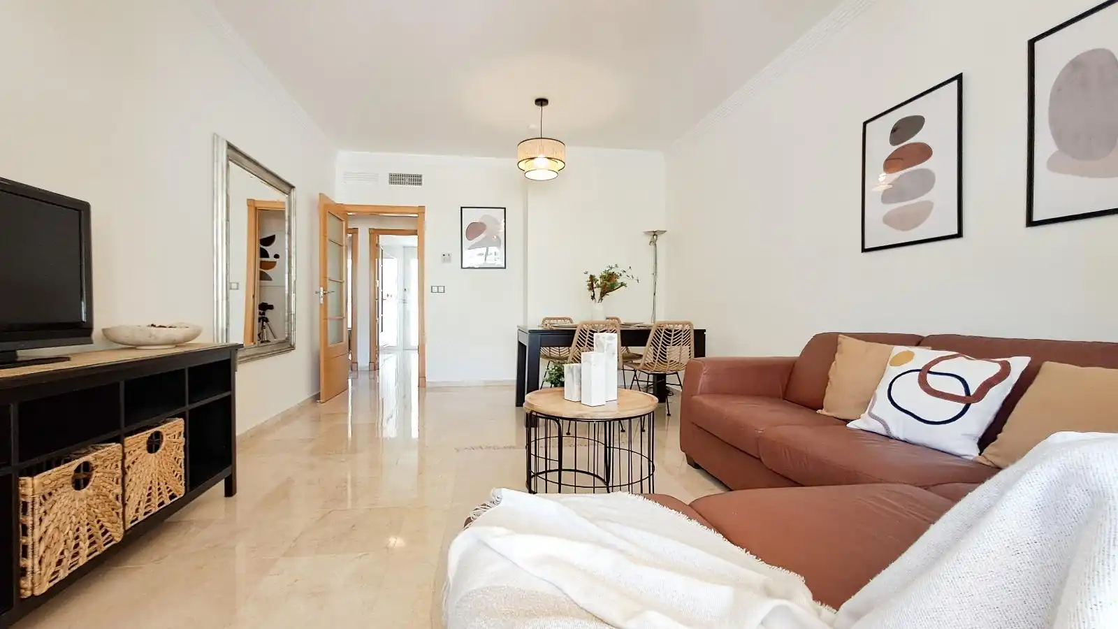 Sala de estar de Apartamento en venta en Casares con Jardín privado, Terraza y Amueblado