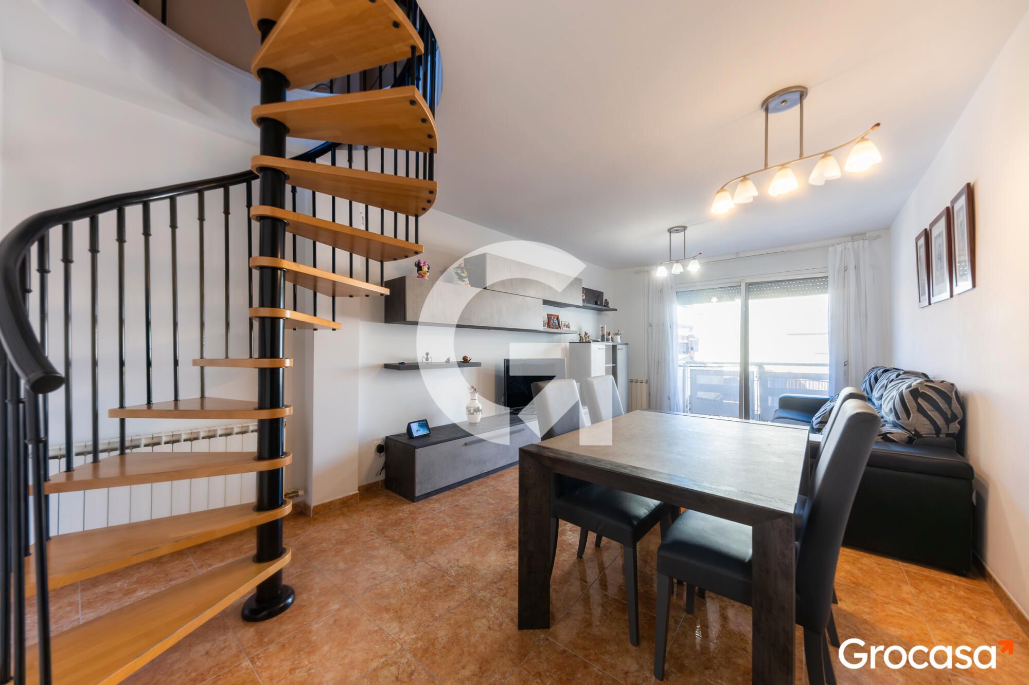 Menjador de Dúplex en venda en Sant Vicenç Dels Horts amb Aire condicionat, Calefacció i Terrassa