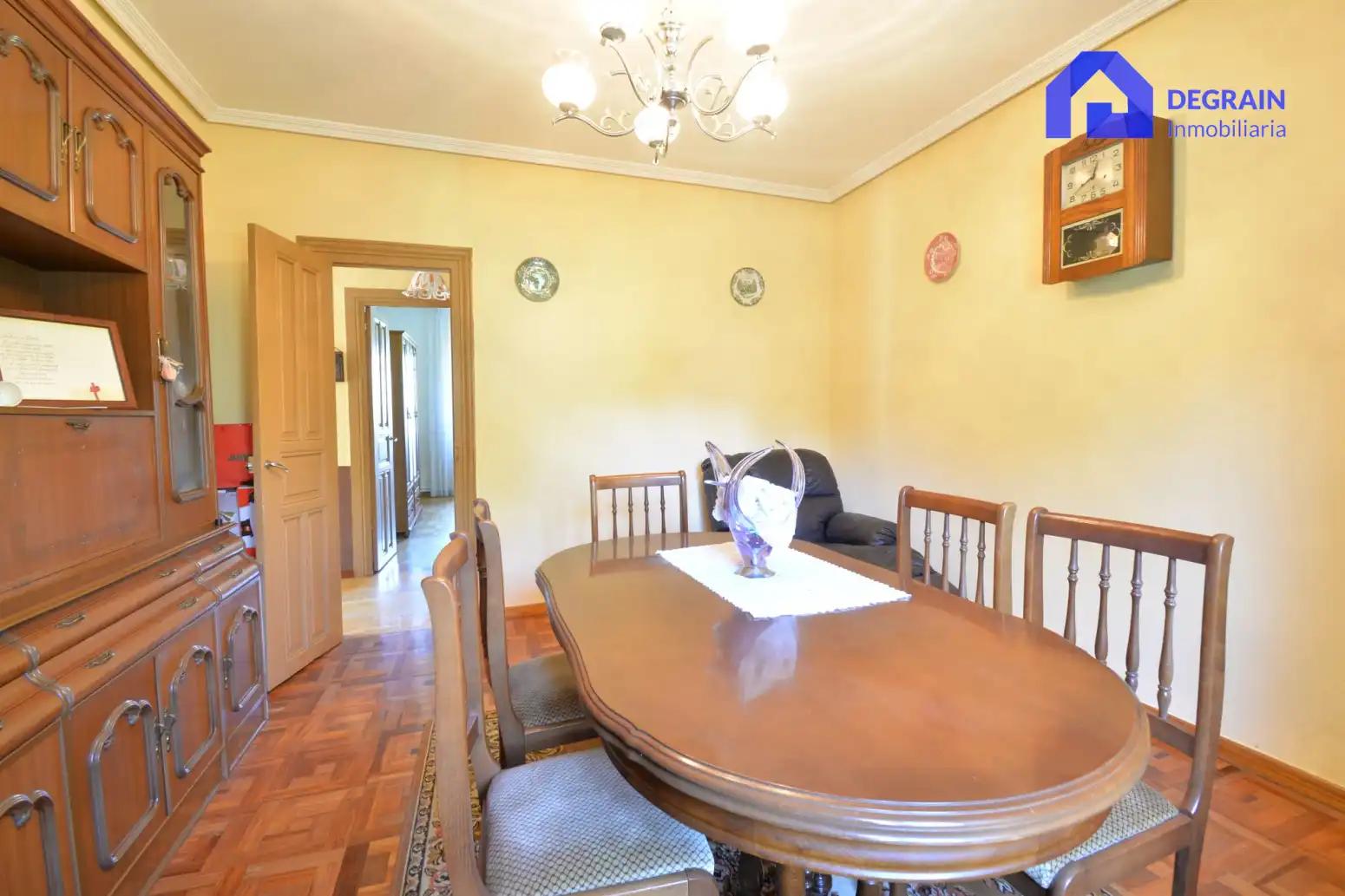 Comedor de Casa o chalet en venta en Salas con Calefacción, Terraza y Trastero