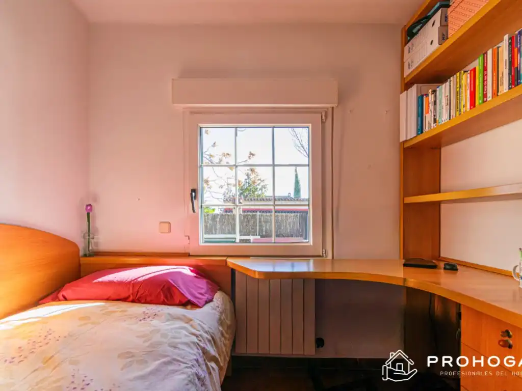 Habitación de Casa adosada en venta en Colmenar Viejo con Amueblado y Domótica