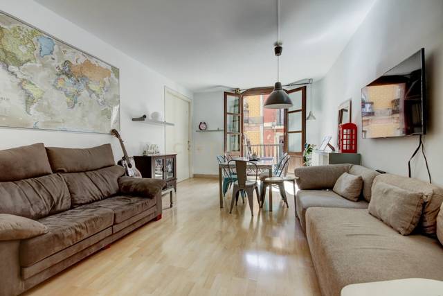 Apartamento en Venta en Carrer de la Junta de Comerç, 13, Barcelona, Spain, 13 en El Raval