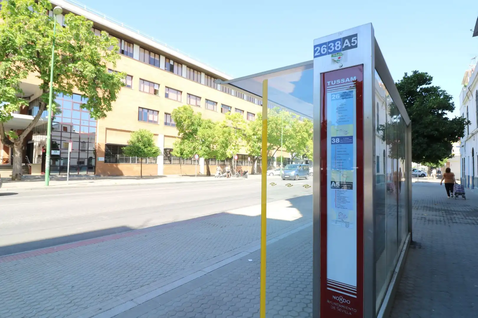 Vista exterior de Nave industrial en venta en Sevilla