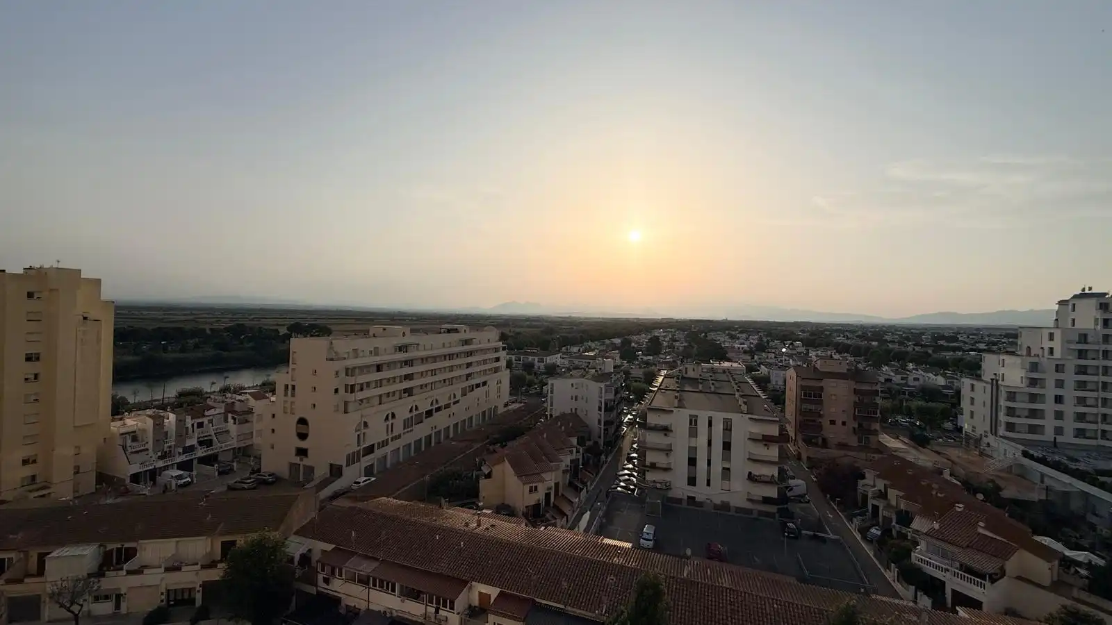 Vista exterior de Apartament en venda en Empuriabrava amb Terrassa i Balcó
