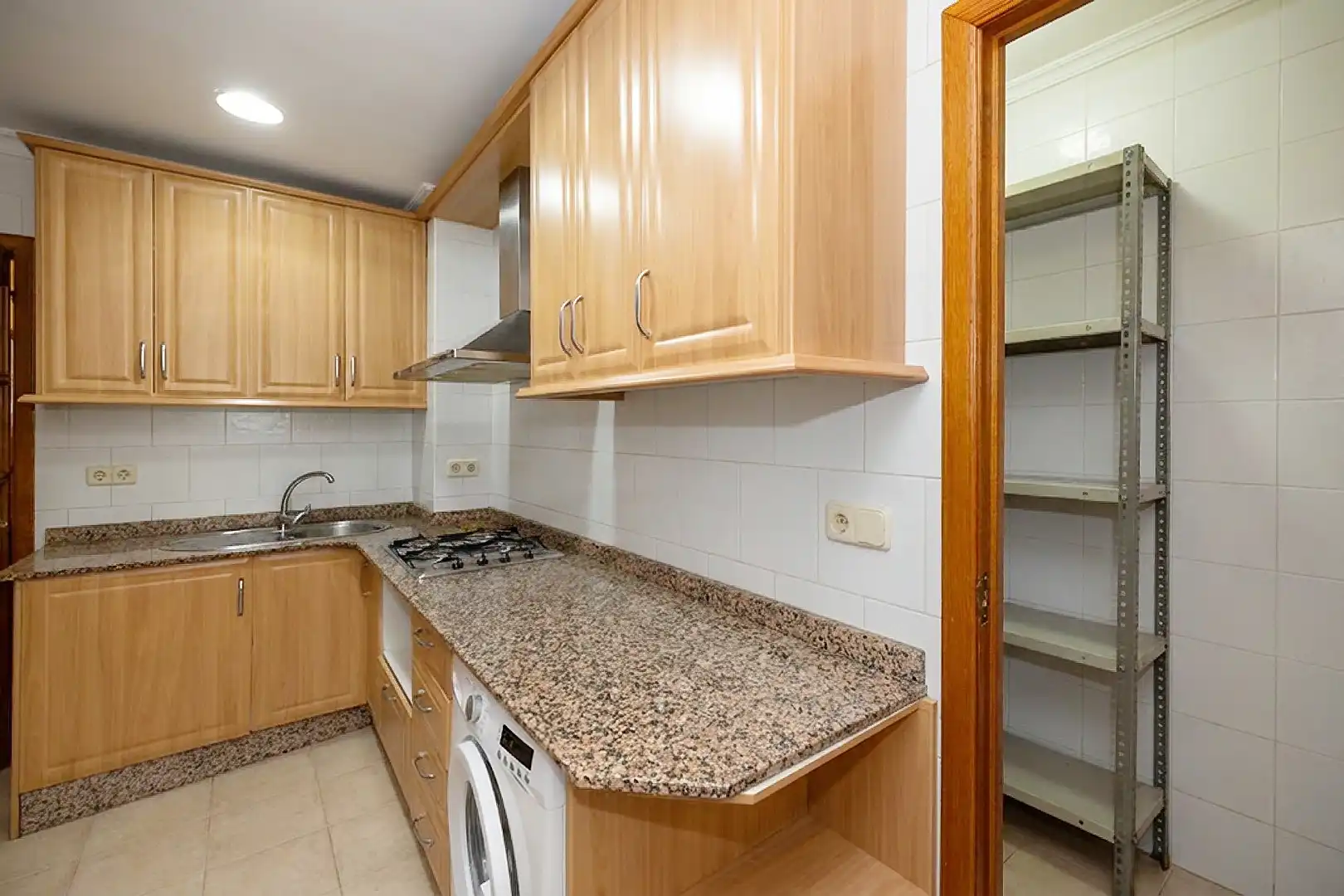 Cocina de Piso en venta en Málaga con Amueblado, Balcón y Piscina comunitaria