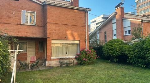 Foto 3 de Casa adosada en venda a Calle Alcalde Luis Treillard, N16, Salinas, Asturias