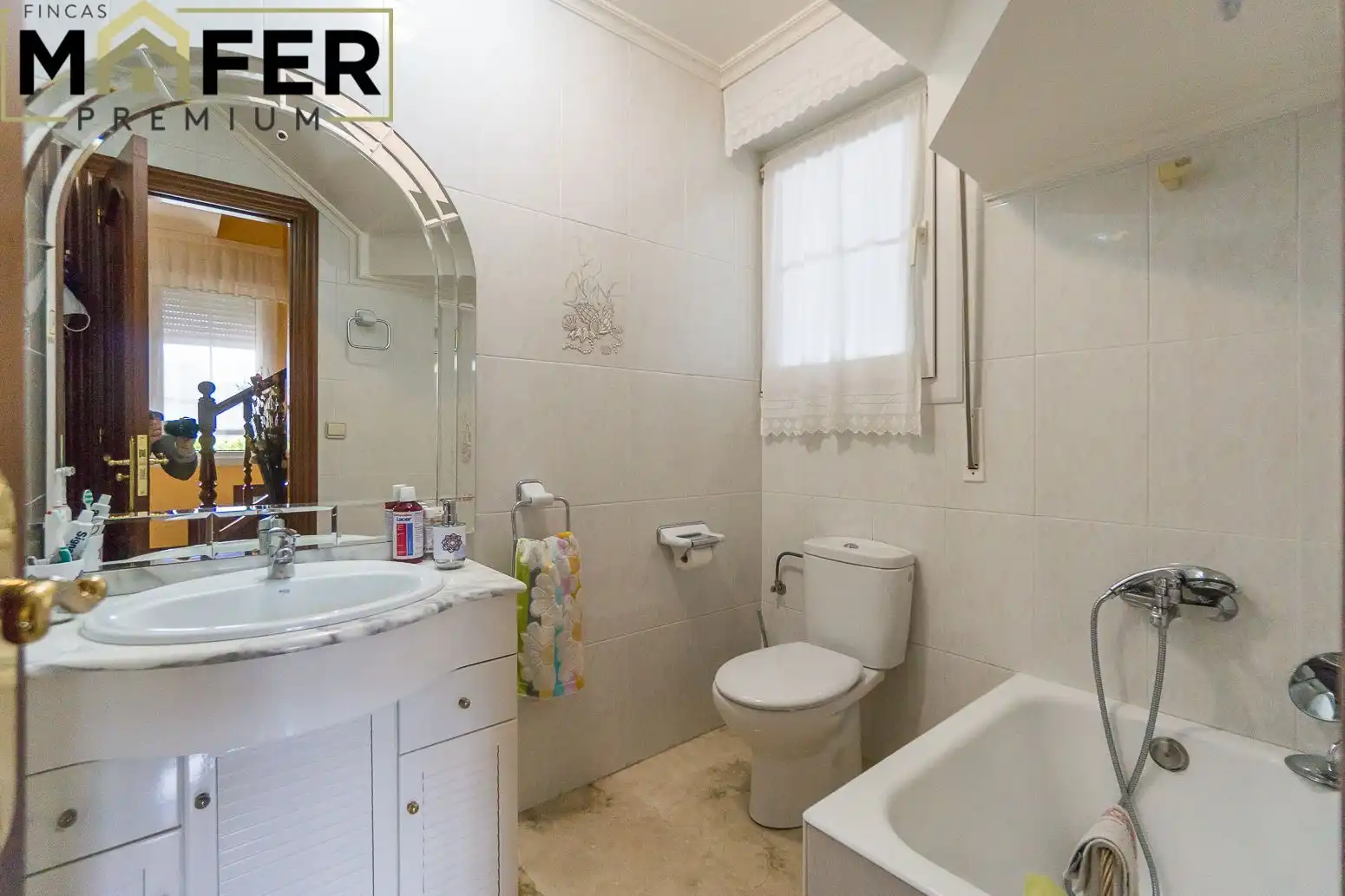 Badezimmer von Haus oder Chalet zum Verkauf in Ampuero mit Heizung, Privatgarten und Parkett