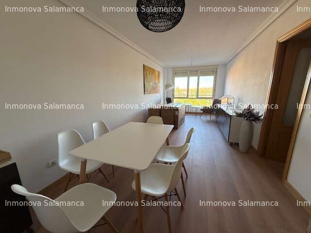 Comedor de Piso de alquiler en Salamanca Capital con Calefacción, Amueblado y Horno