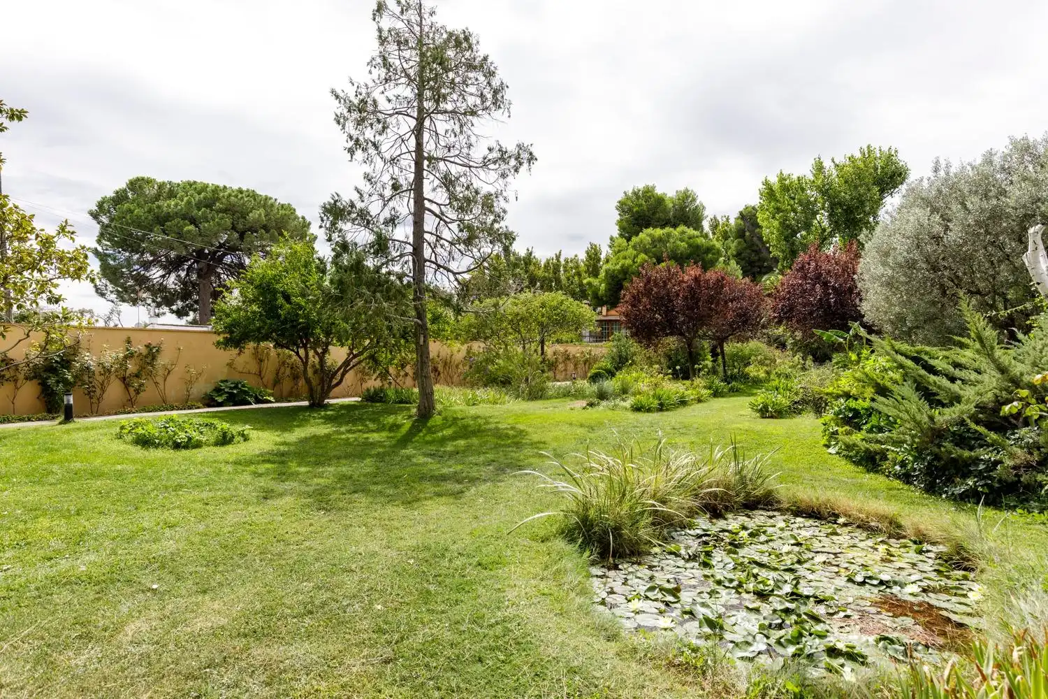 Jardí de Casa o xalet en venda en Zaragoza amb Aire condicionat, Calefacció i Jardí privat