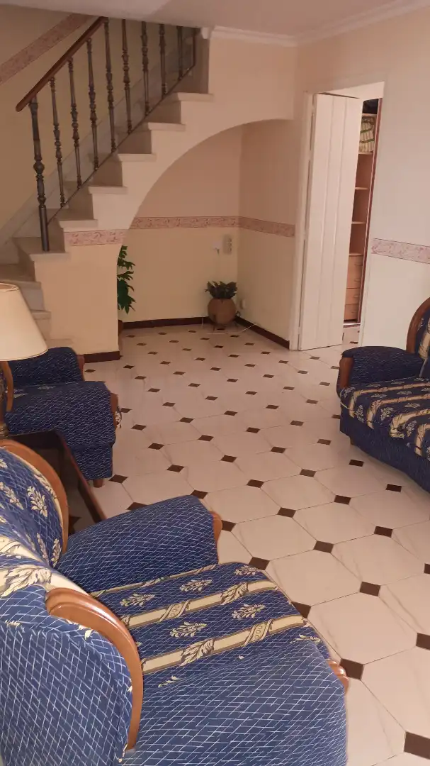 Einfamilien-Reihenhaus zur Miete in Villanueva del Ariscal mit Privatgarten, Ofen und Waschmaschine