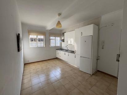 Kitchen of Flat for sale in  Sevilla Capital  with Storage room