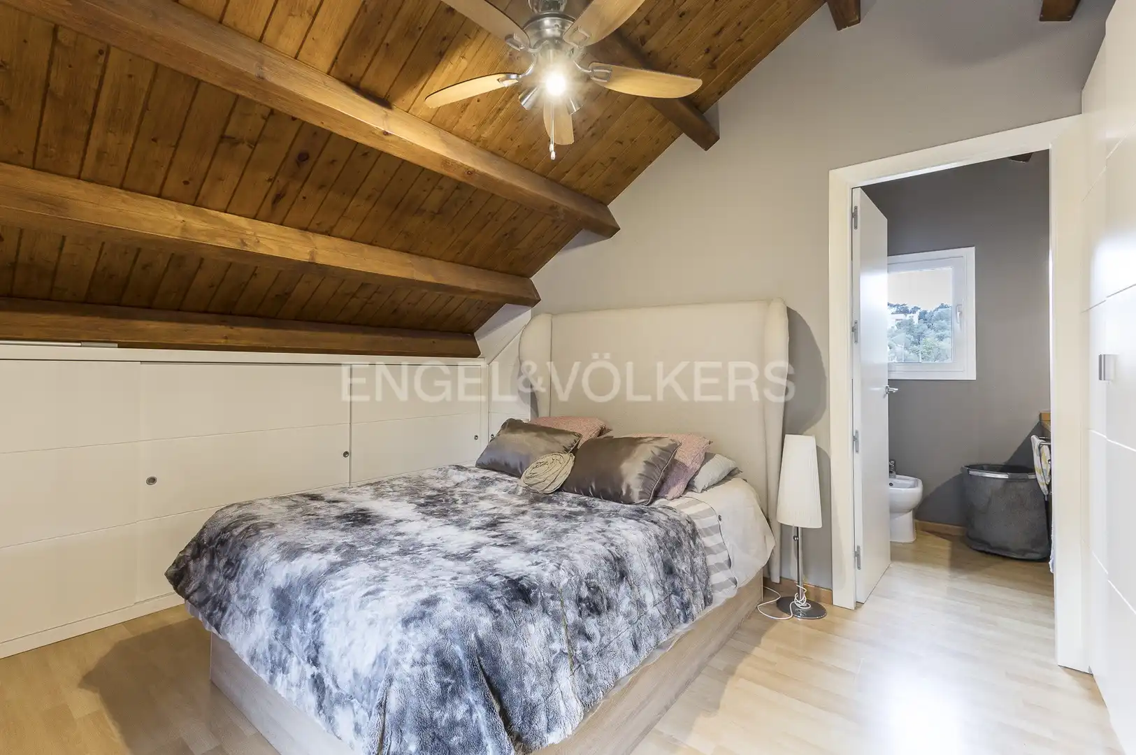 Habitación de Casa o chalet en venta en Barcelona con Aire acondicionado, Calefacción y Jardín privado