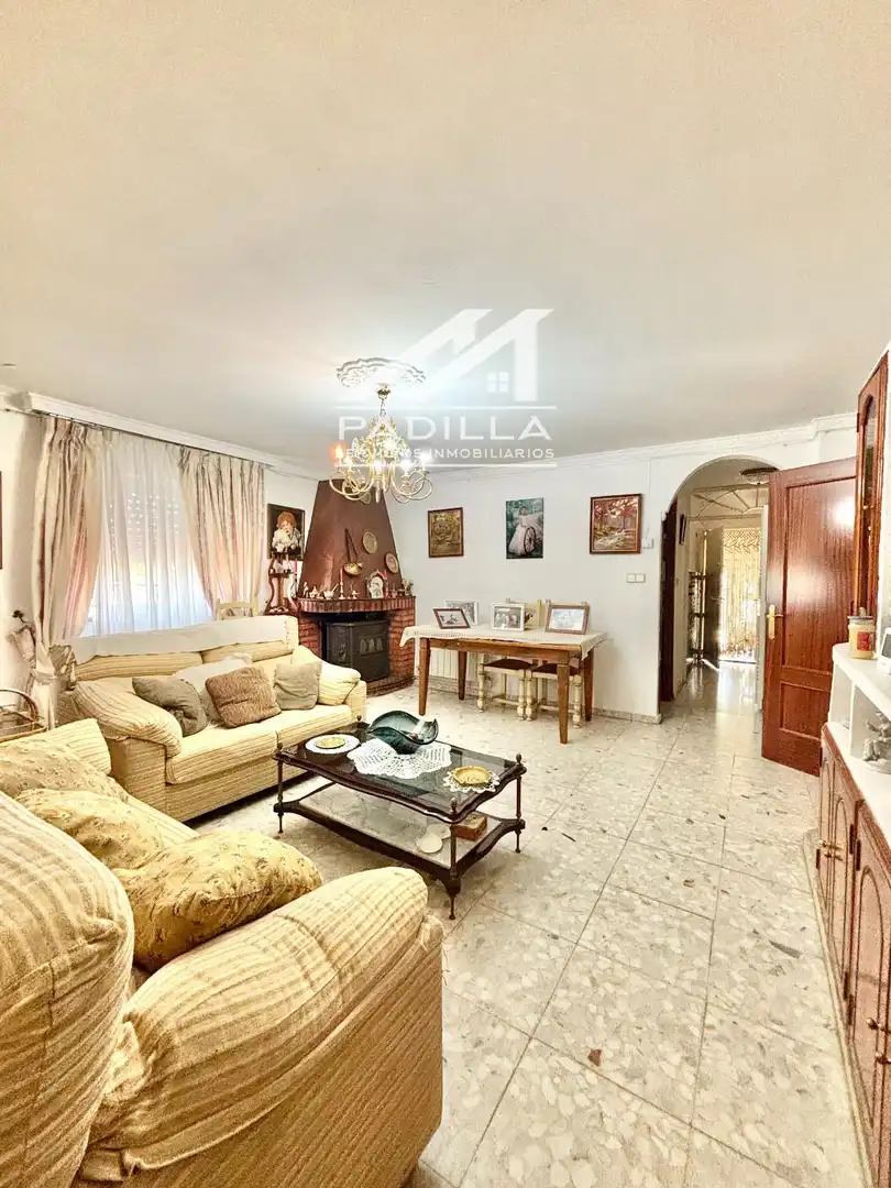 Sala de estar de Casa o chalet en venta en El Viso de San Juan con Calefacción, Trastero y Piscina