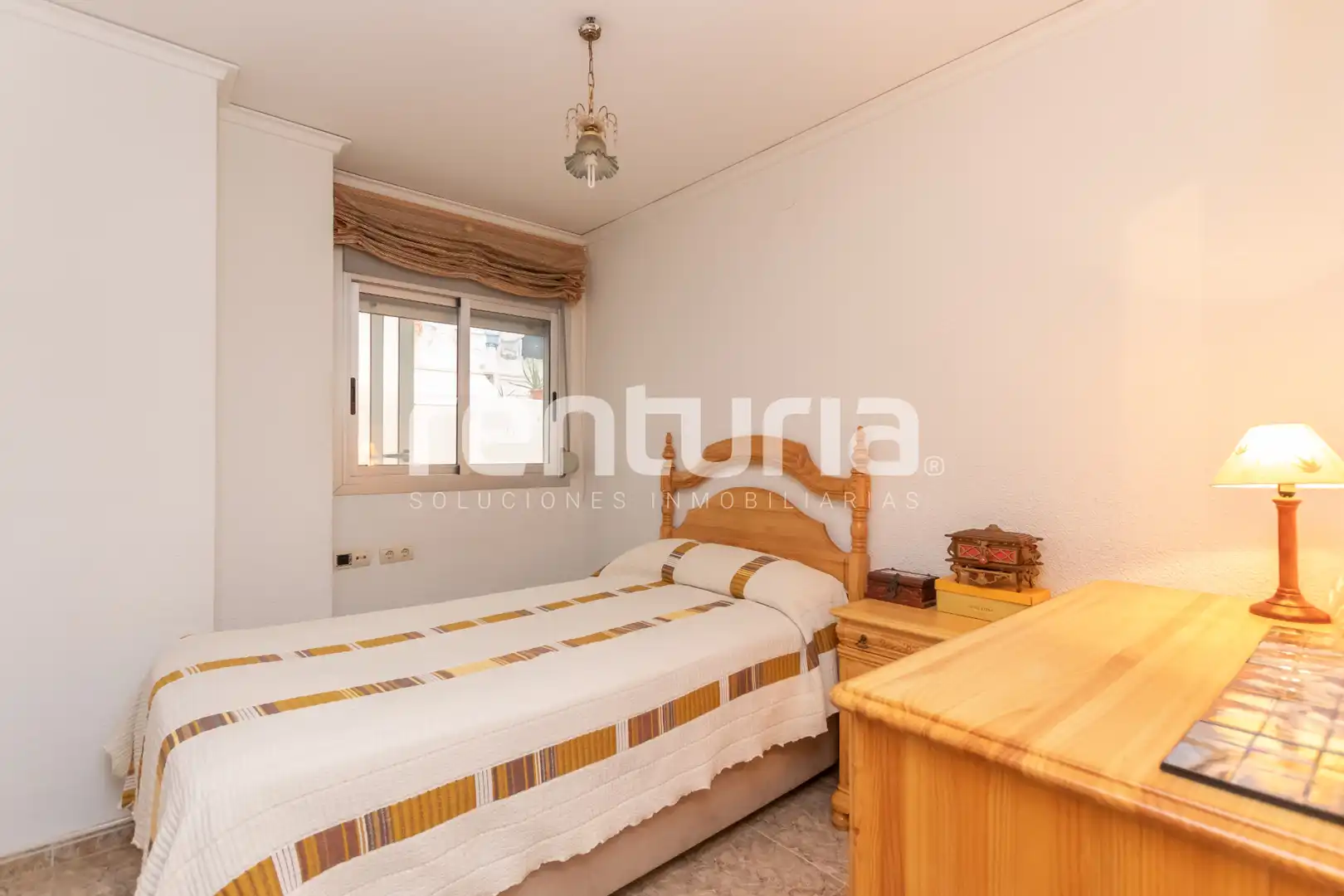 Bedroom of Flat for sale in Valencia  with Air Conditioner, Heating and Terrace