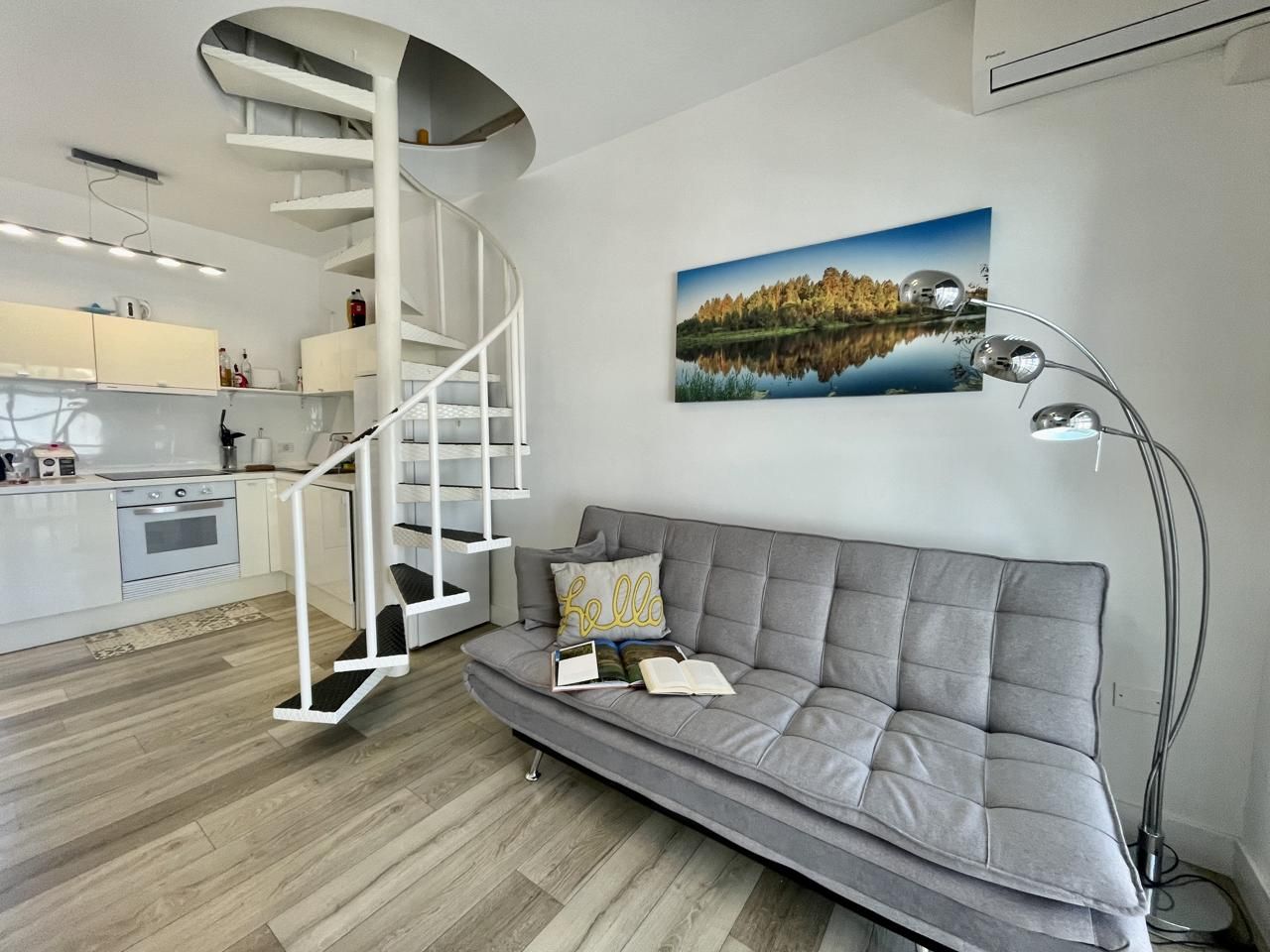 Sala d'estar de Dúplex de lloguer en San Bartolomé de Tirajana amb Aire condicionat, Moblat i Internet