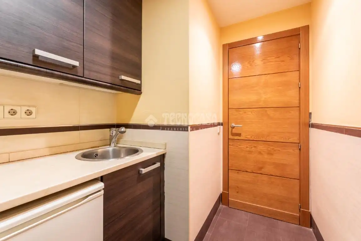 Cocina de Local en venta en Las Rozas de Madrid con Aire acondicionado y Calefacción
