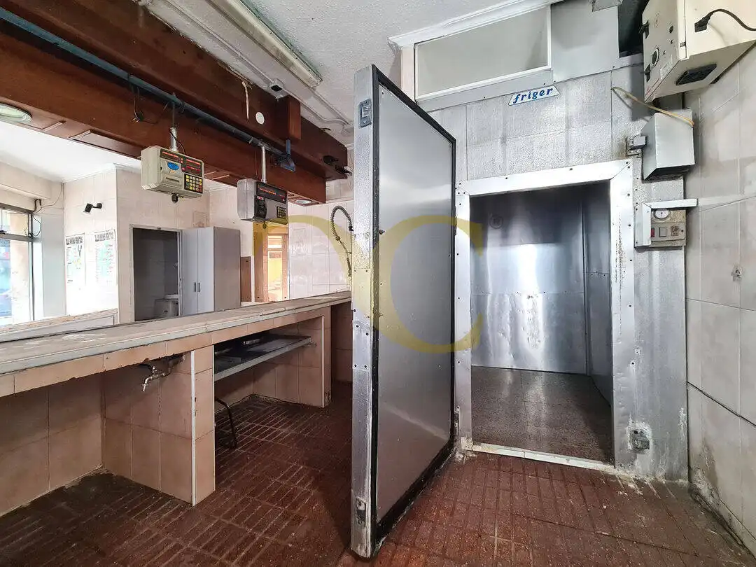 Cocina de Local en venta en Gijón 