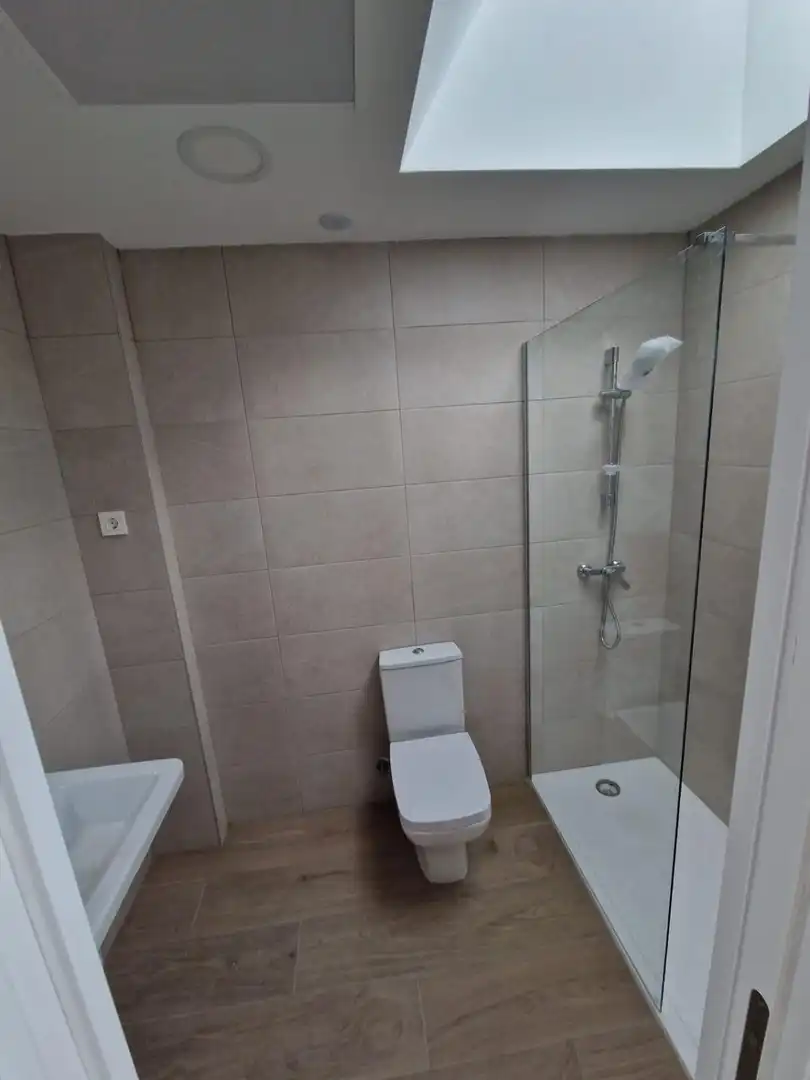 Badezimmer von Maisonette zur Miete in Brunete mit Heizung und Abstellraum
