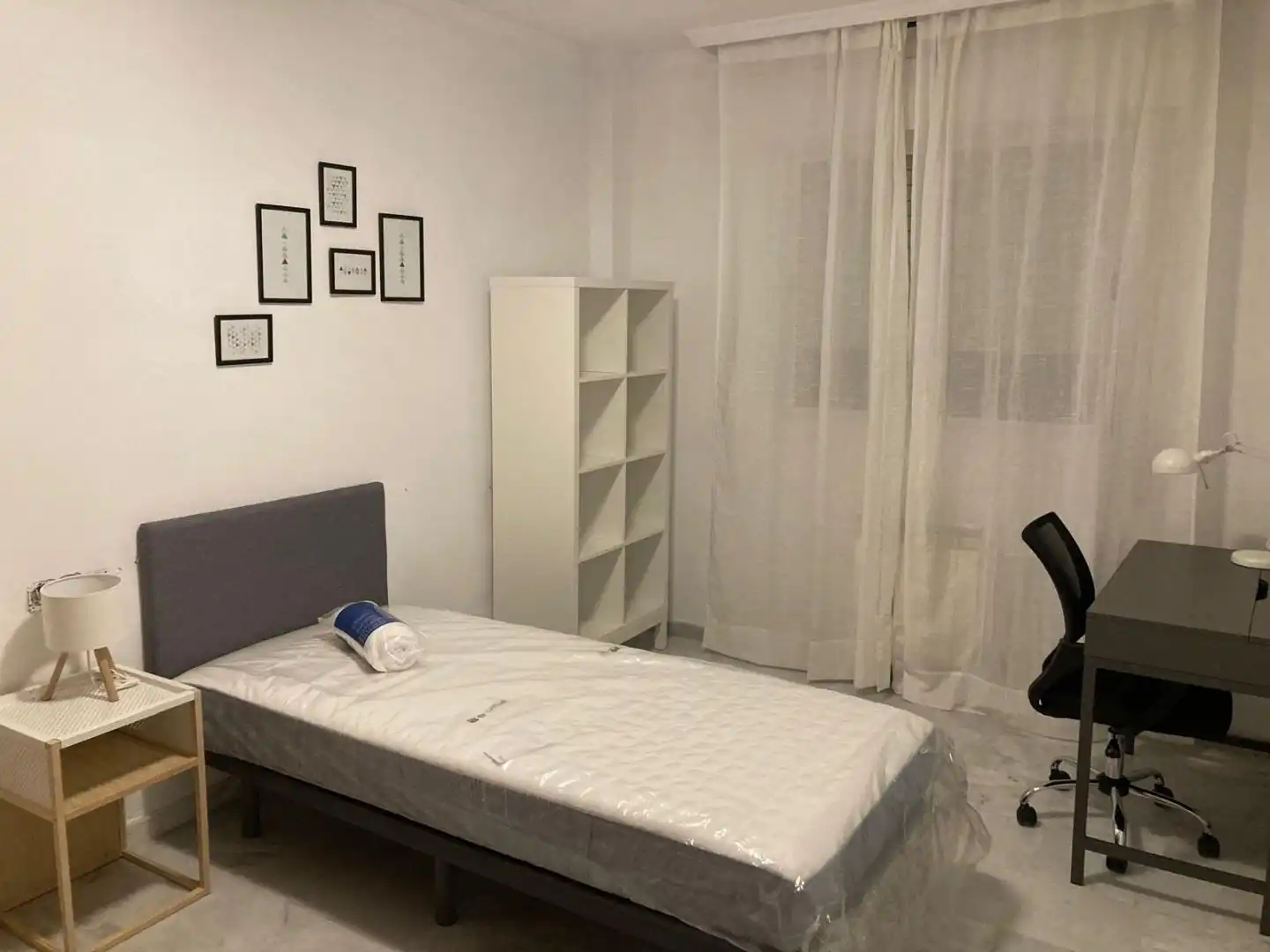 Bedroom of Flat for rent in Granada  with Air Conditioner, Heating and Terrace