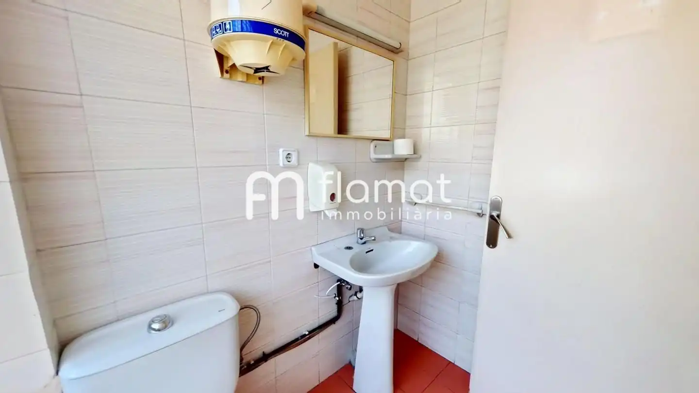 Bathroom of Office for sale in Tarragona