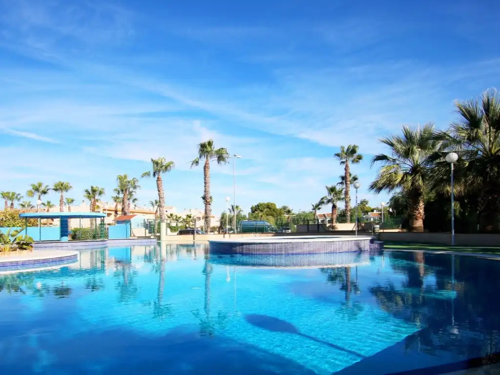 Apartamento con piscina en venta en Calle del Mar