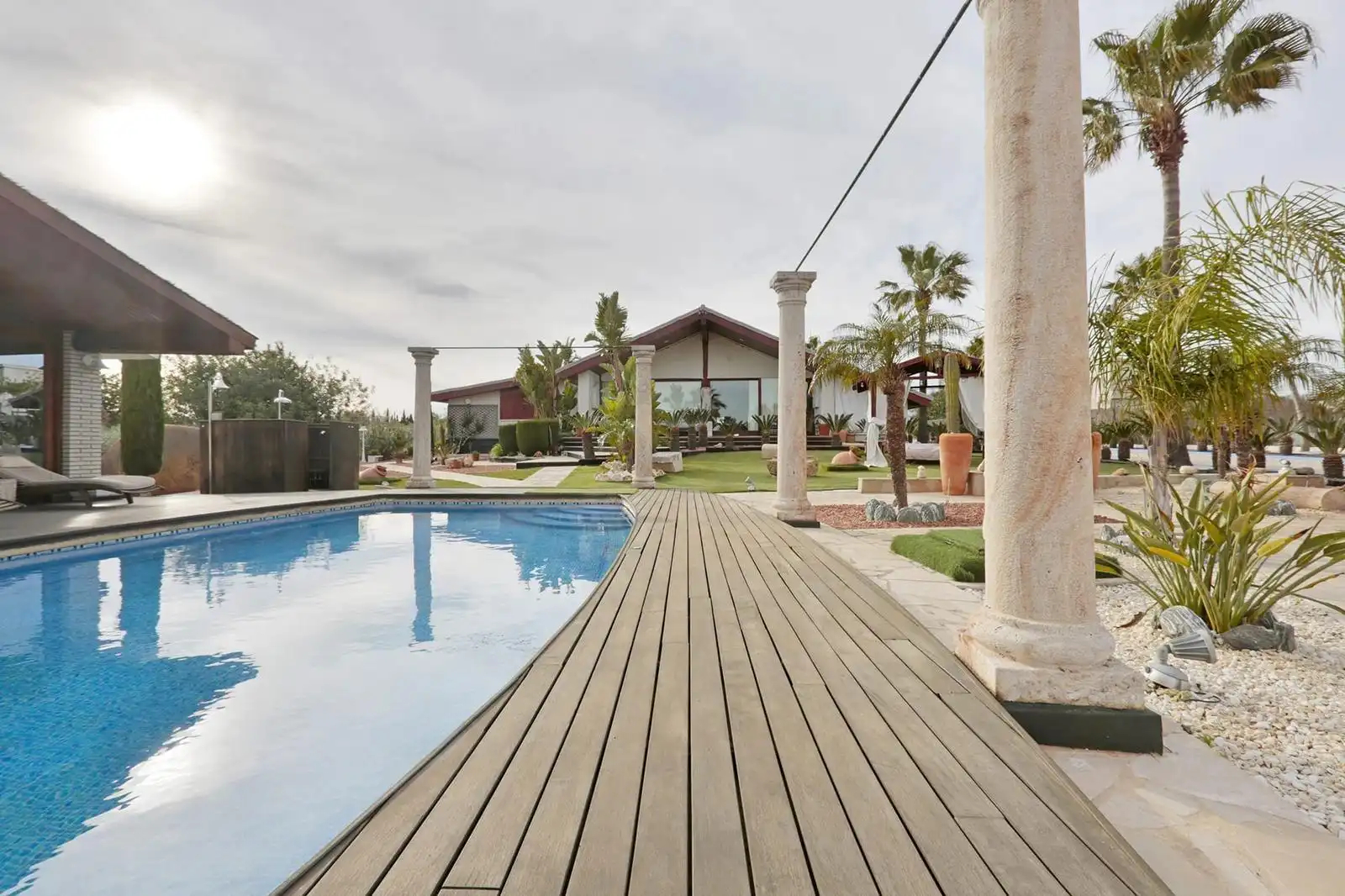 Piscina de Casa o xalet en venda en Valladolid amb Aire condicionat, Calefacció i Jardí privat