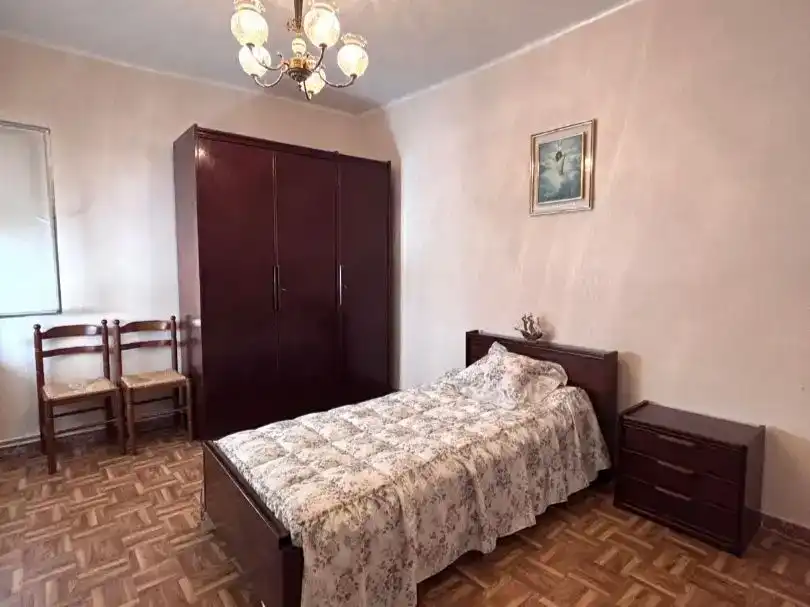 Habitación de Piso en venta en Valderas con Balcón