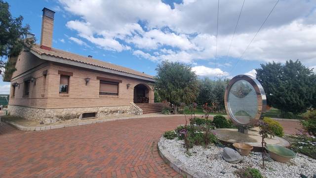 Casa-chalet en Venta en Garrapinillos