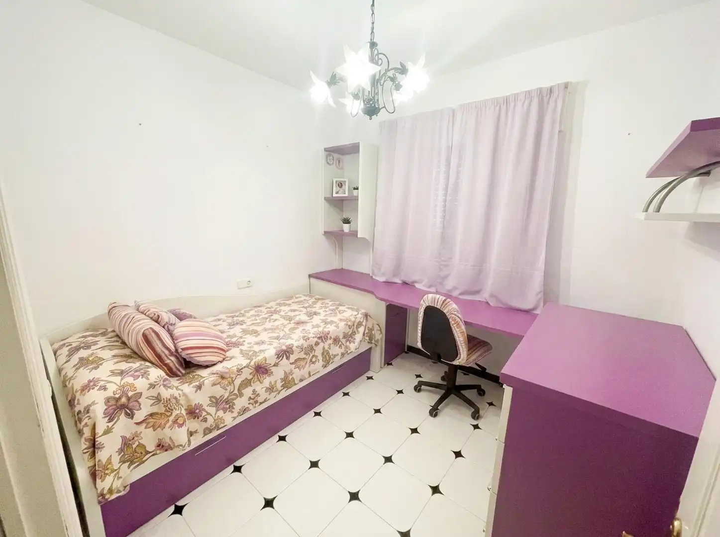 Dormitori de Apartament en venda en Fuengirola amb Aire condicionat, Terrassa i Moblat