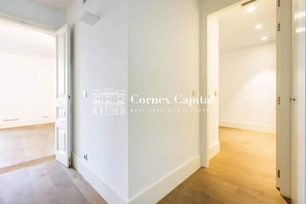 Maisonette zum Verkauf in Barcelona mit Heizung, Terrasse und Abstellraum