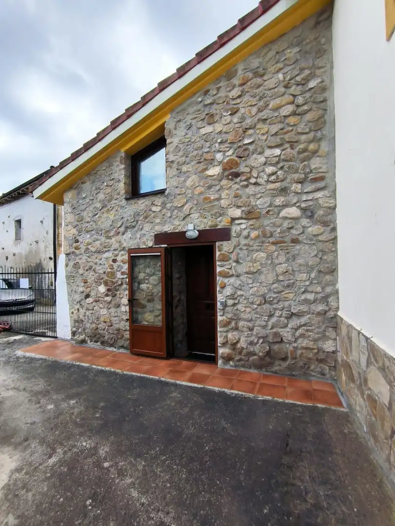 Finca rústica en venta en Medina de Pomar con Calefacción, Jardín privado y Amueblado