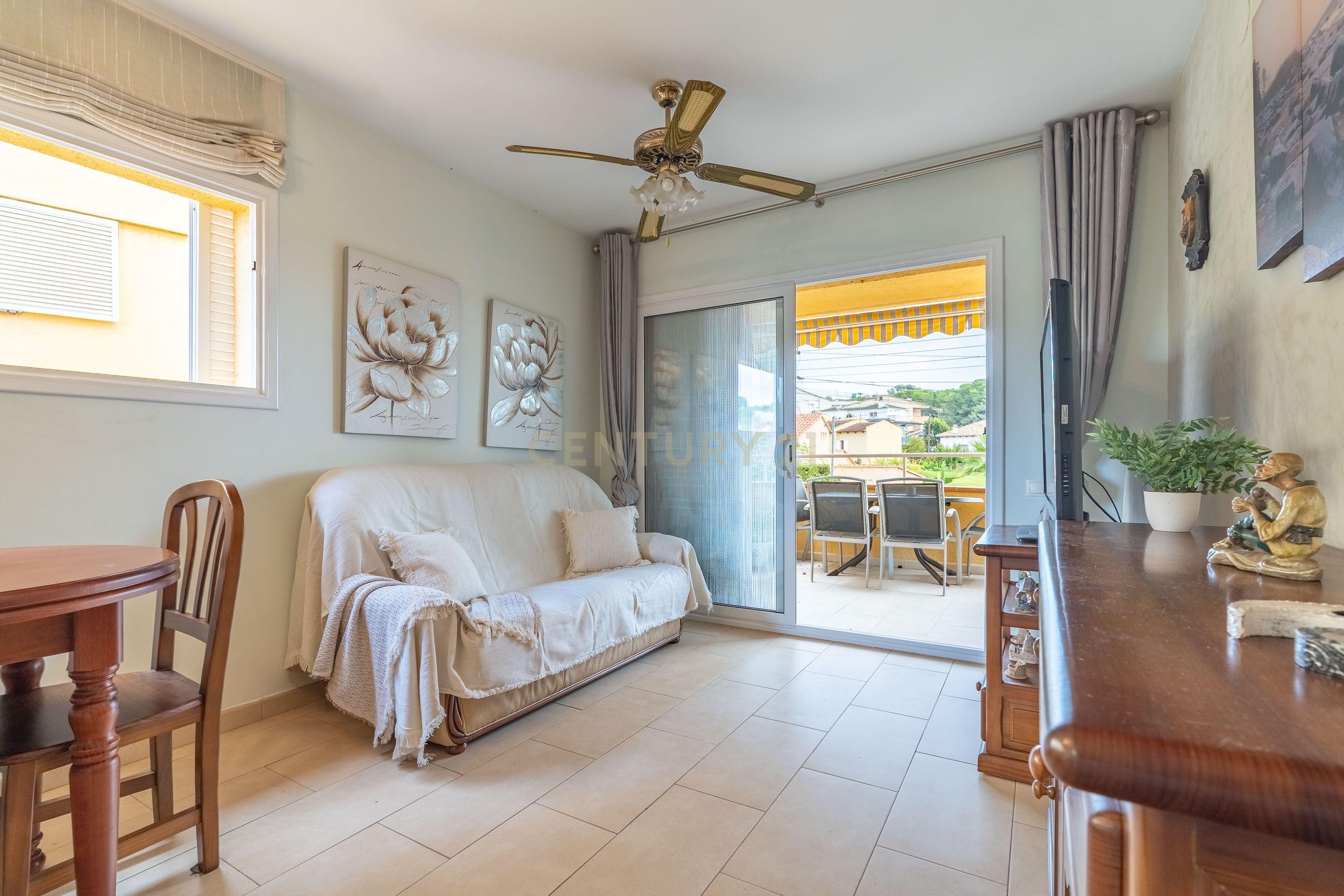 Dormitori de Apartament en venda en Creixell amb Forn i Rentadora