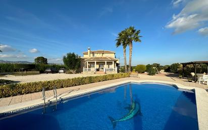 Vista exterior de Casa o xalet en venda en Orihuela amb Aire condicionat, Piscina i Forn