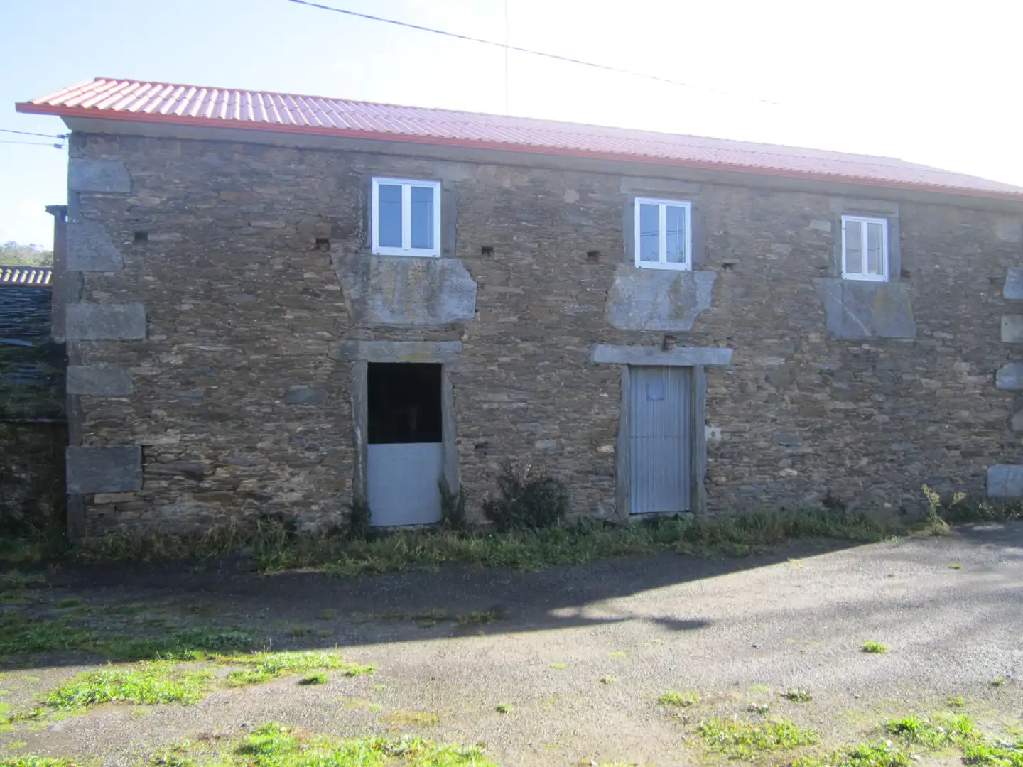 Vista exterior de Casa o xalet en venda en Monfero amb Jardí privat, Terrassa i Traster
