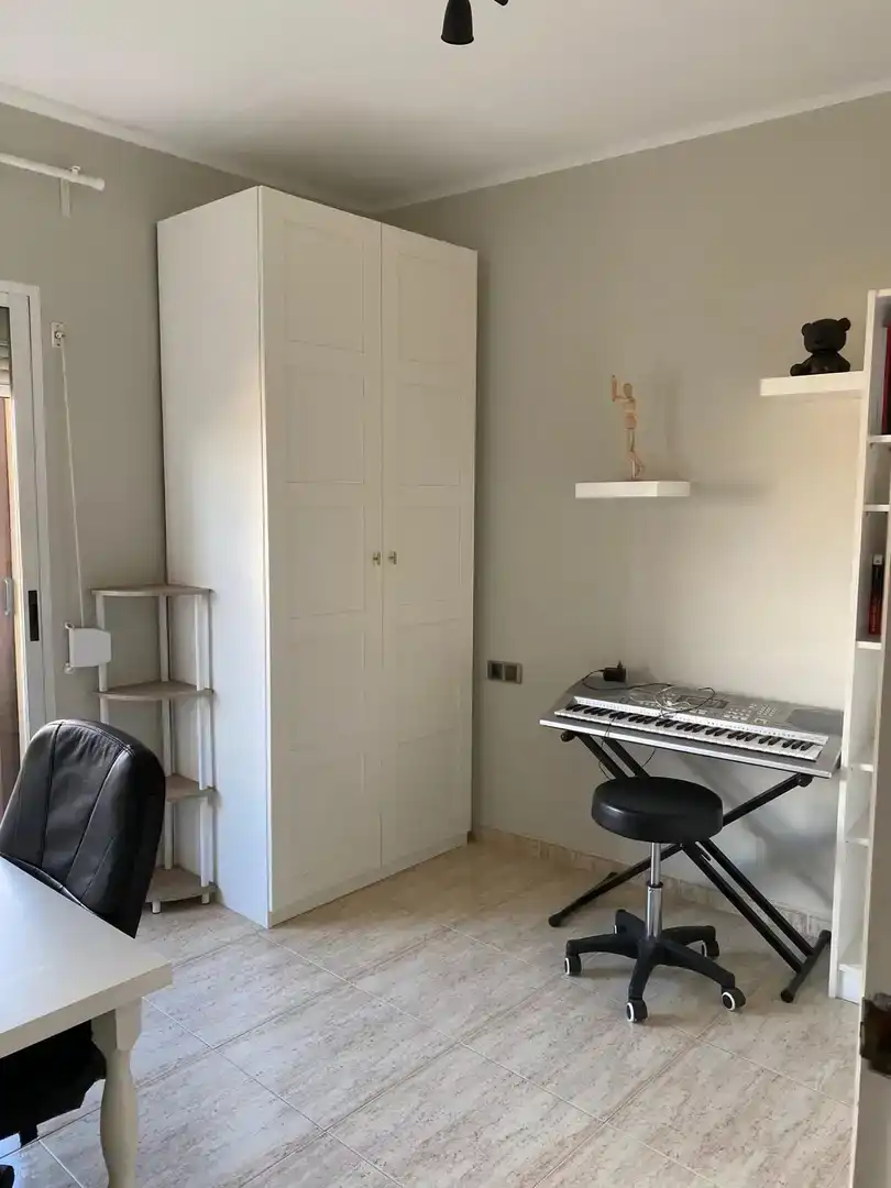 Schlafzimmer von Wohnung zum Verkauf in Girona Capital mit Balkon