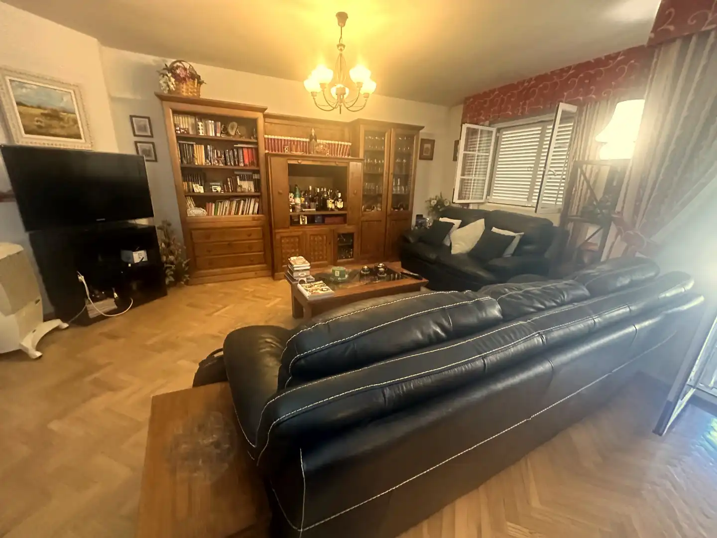 Wohnzimmer von Einfamilien-Reihenhaus zum Verkauf in Algete mit Klimaanlage, Heizung und Privatgarten