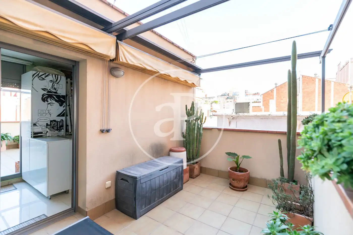 Casa adosada en venta en Passatge de Puigmadrona, El Camp de l'Arpa del Clot