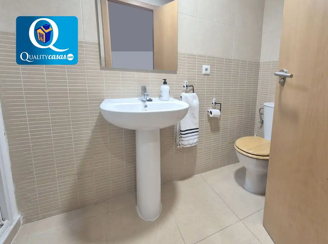 Badezimmer von Wohnung zum Verkauf in Busot mit Klimaanlage