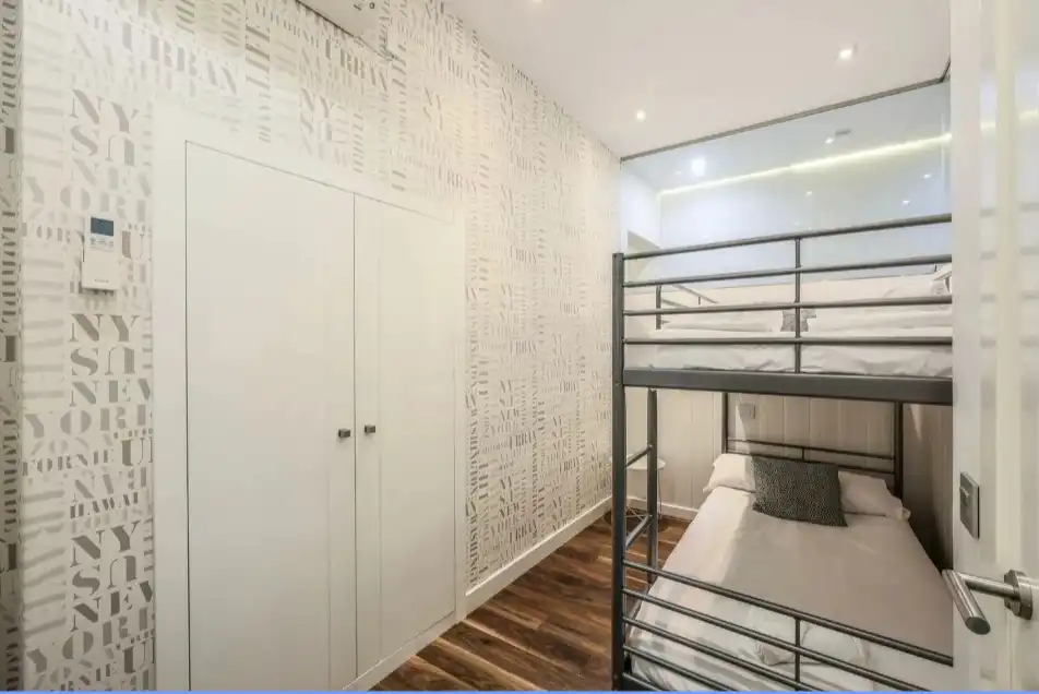 Habitación de Piso en venta en Madrid con Aire acondicionado y Calefacción