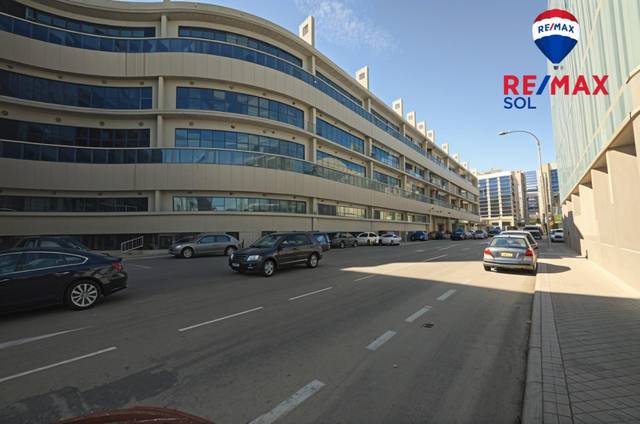 Nave industrial en Venta en Valdebebas - Valdefuentes