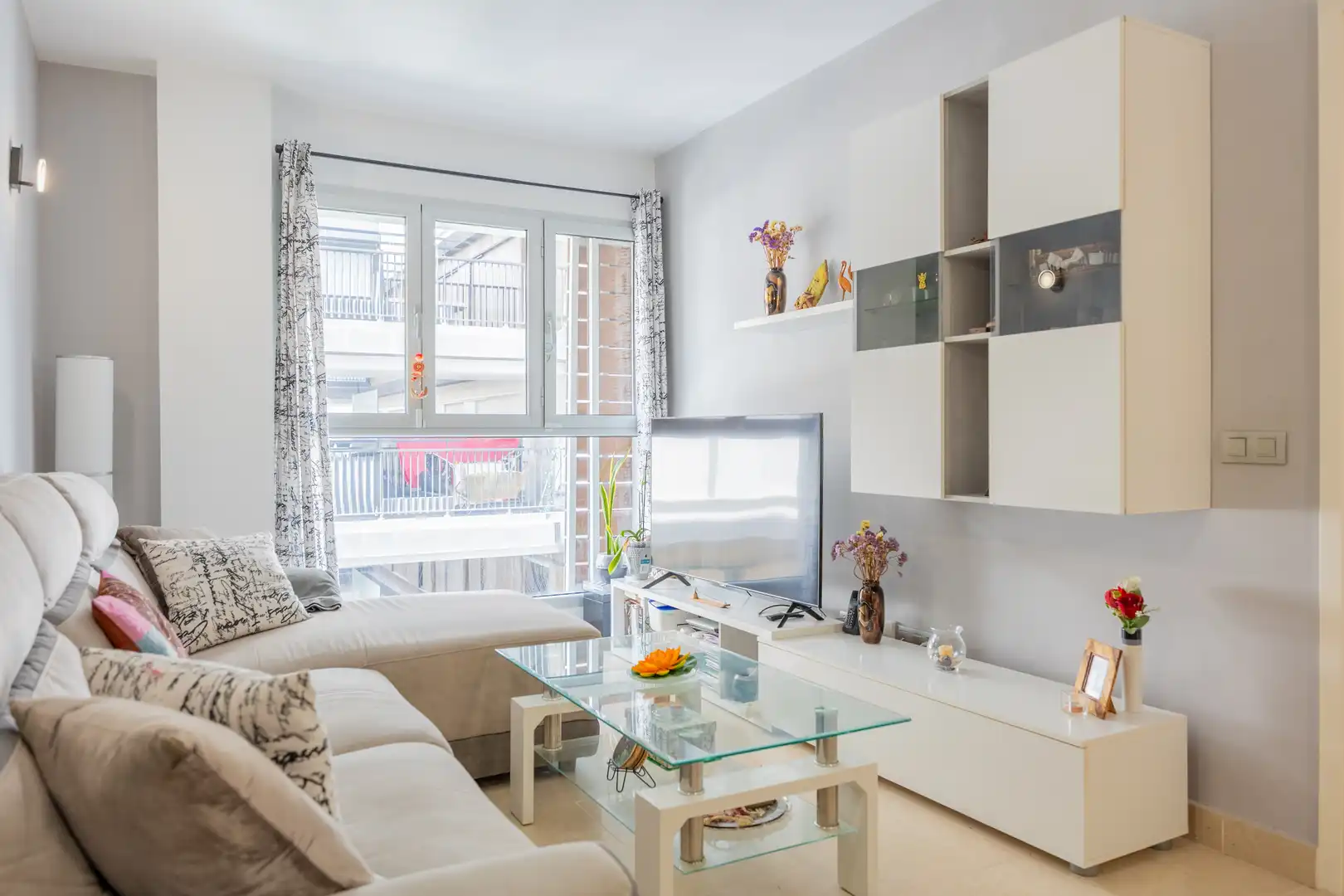 Sala de estar de Piso en venta en Las Palmas de Gran Canaria con Trastero, Piscina y Amueblado