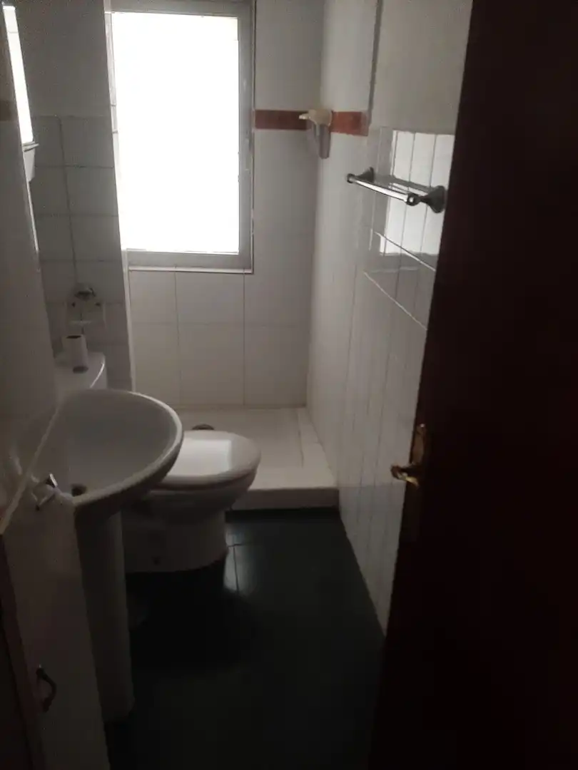 Bany de Pis en venda en Avilés amb Calefacció i Piscina