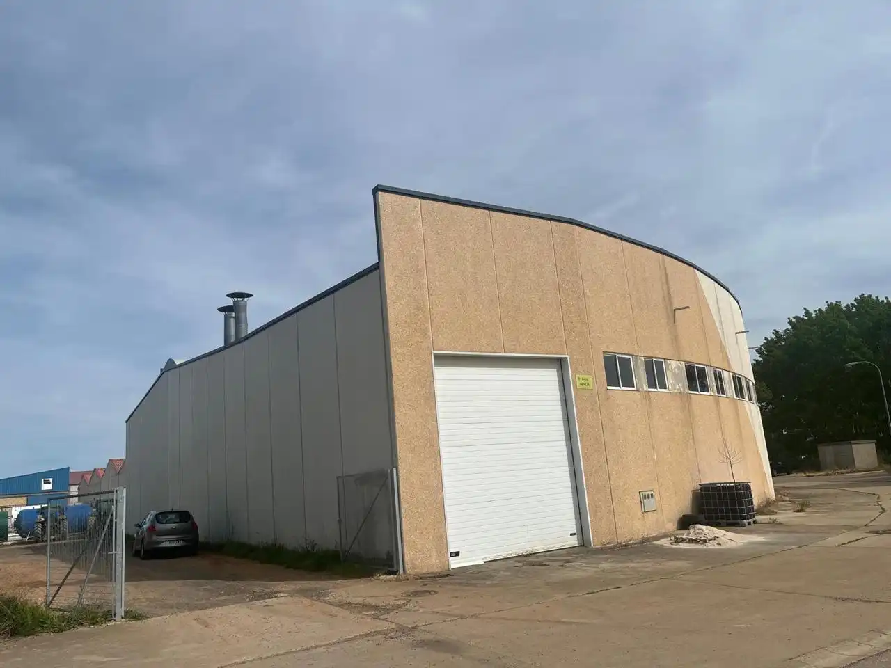 Exterior view of Industrial buildings for sale in Villalmanzo