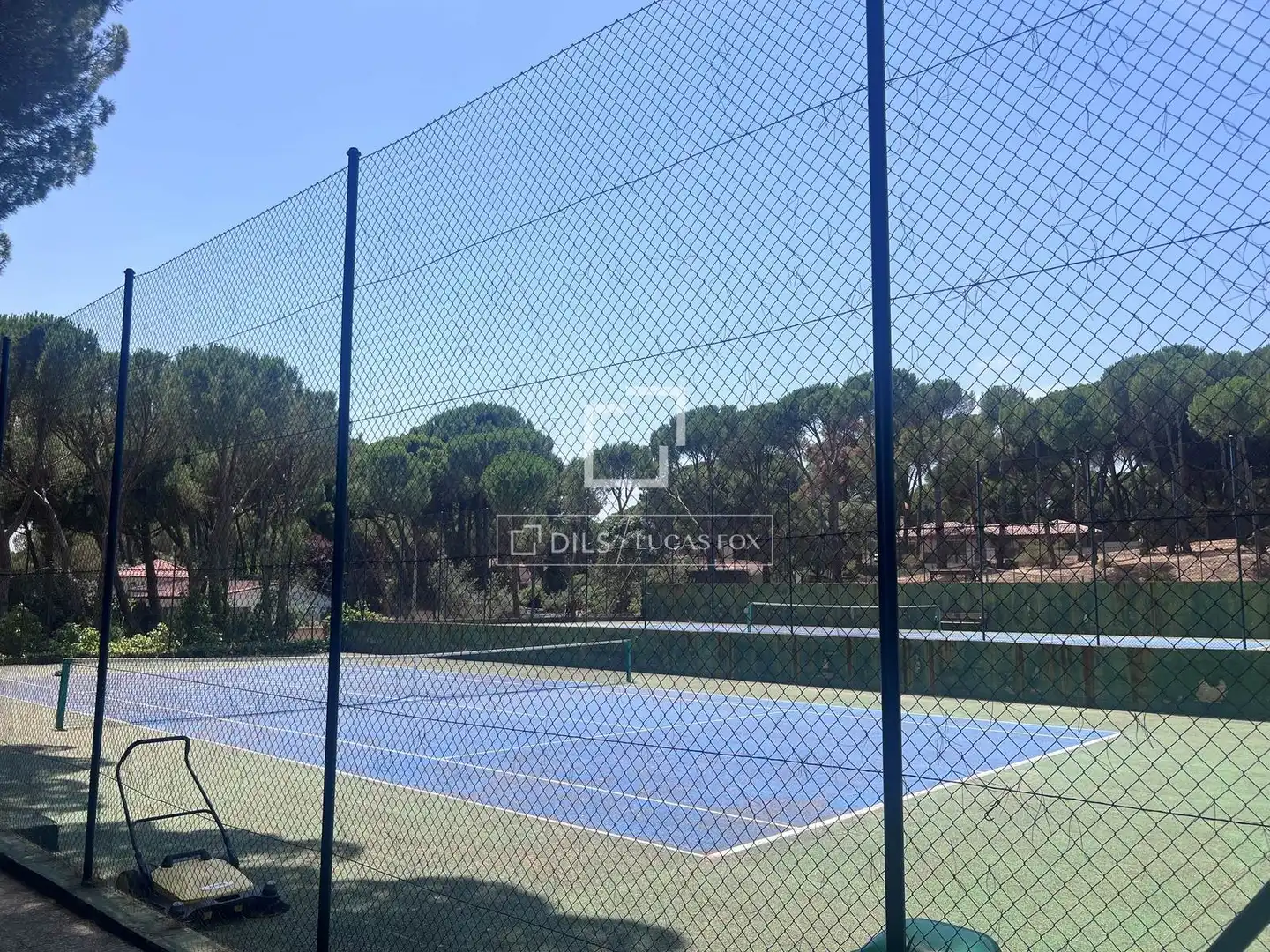 Vista exterior de Casa o xalet en venda en San Martín de Valdeiglesias amb Aire condicionat, Jardí privat i Terrassa