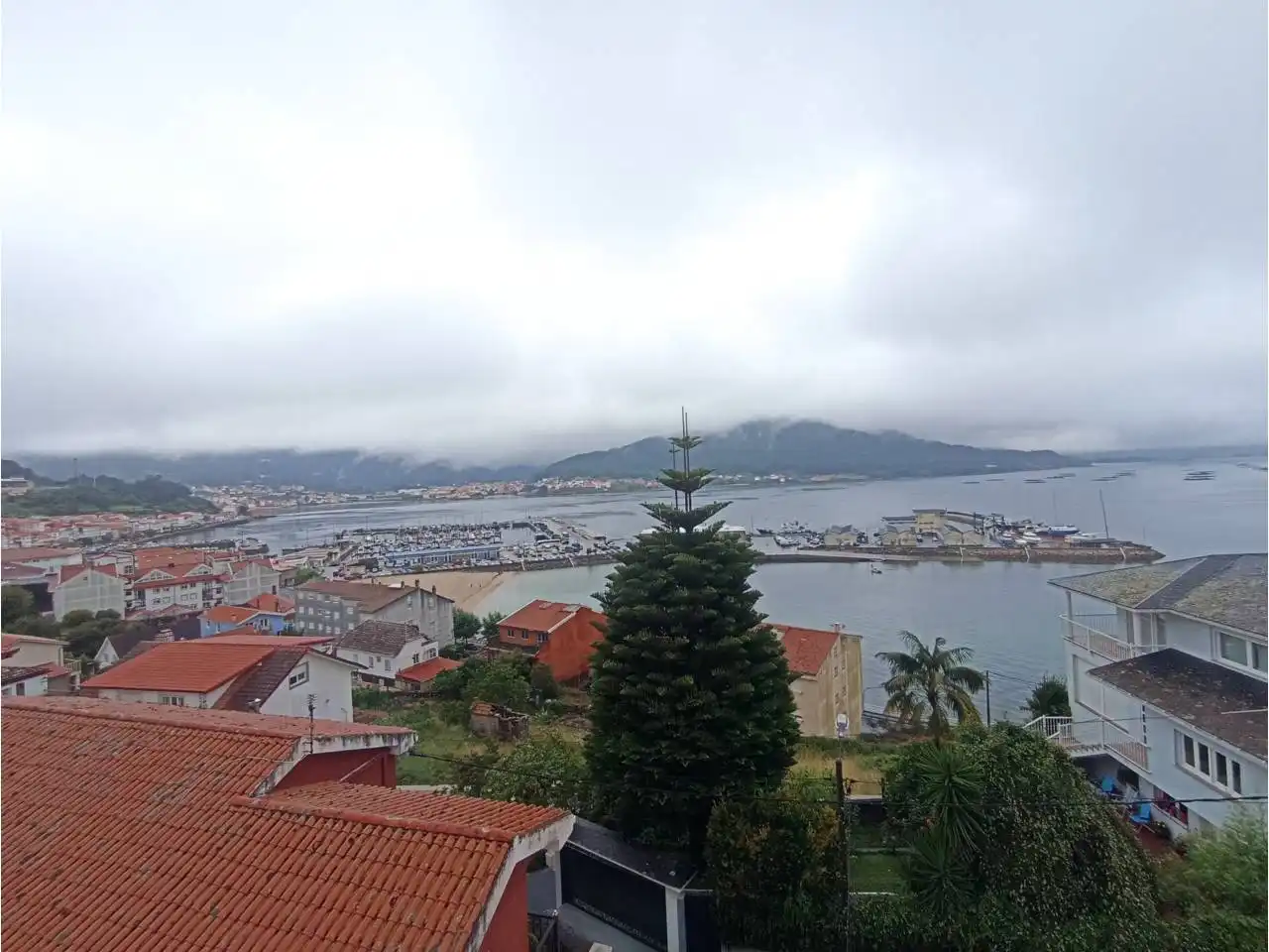 Vista exterior de Piso en venta en Muros con Amueblado y Alarma