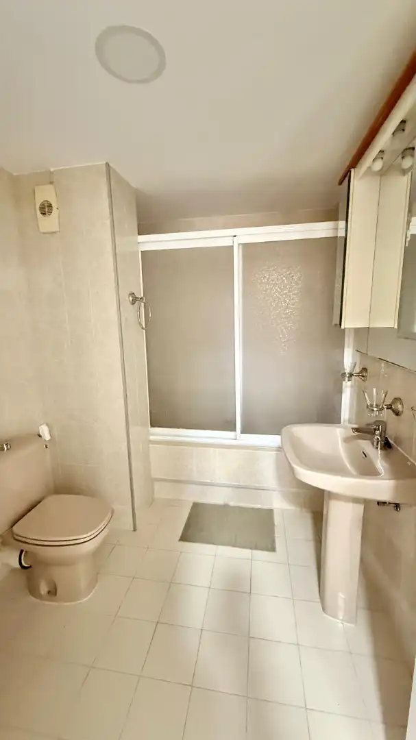 Bathroom of Flat for sale in Estepona  with Terrace, Furnished and Oven