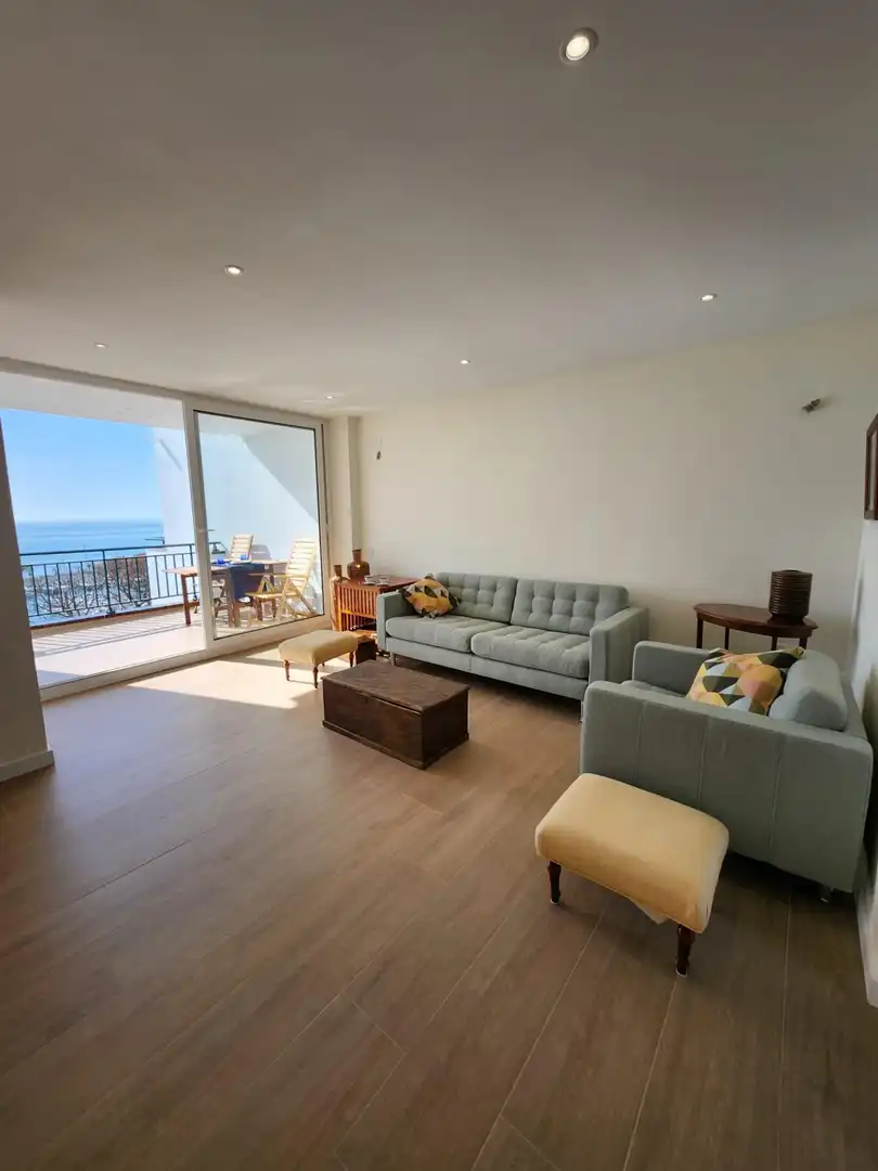 Wohnzimmer von Wohnung zur Miete in Sitges mit Klimaanlage, Privatgarten und Terrasse