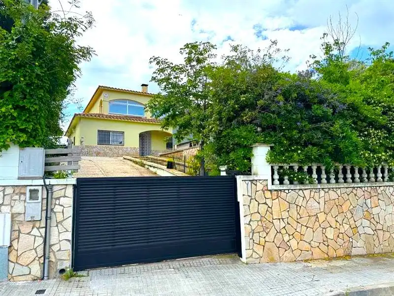 Vista exterior de Apartamento en venta en Tordera