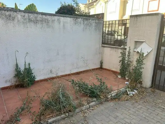 Jardí de Casa adosada en venda en Córdoba amb Aire condicionat, Terrassa i Traster